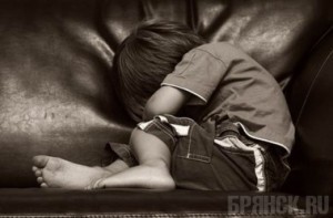 Разгневанная мамаша избила первоклассника за ссору с ее сыном