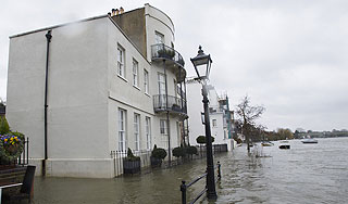 Лондону грозит наводнение Лондону грозит наводнение