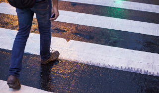 Пешеходов заставят носить светоотражатели Пешеходов заставят носить светоотражатели