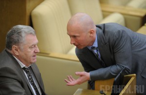 Сын Жириновского не задекларировал элитную недвижимость в Дубае Владимир Жириновский и его сын Игорь Владимирович Лебедев на заседании Госдумы РФ