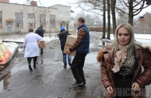 Собранные во время благотворительной акции вещи передали сиротам Фото: волонтёрское движение «Я выбираю жизнь»