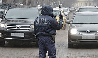 Актриса сбила полицейского на Lexus Актриса сбила полицейского на Lexus