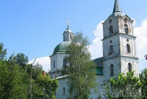 Древний храм в Брянской области смывает в овраг Фото: svyato.info