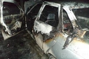 Во дворе одного из брянских домов сгорела «десятка»