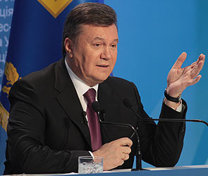 Рада отправила Януковича в Гаагу Рада отправила Януковича в Гаагу