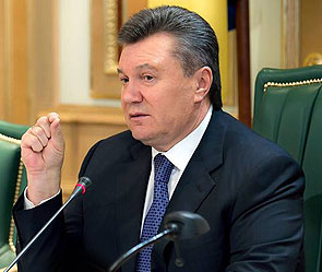 Войска на Украину попросил ввести Янукович Войска на Украину попросил ввести Янукович