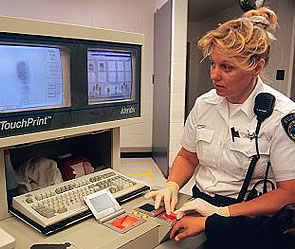 АНБ запретили уничтожать базу "прослушки" АНБ запретили уничтожать базу "прослушки"