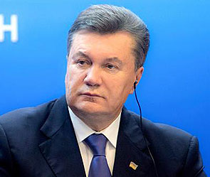 Янукович сбежал с саблями и собачкой Янукович сбежал с саблями и собачкой