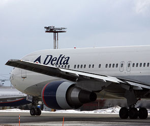 У лайнера в полете отвалилась часть крыла У лайнера в полете отвалилась часть крыла