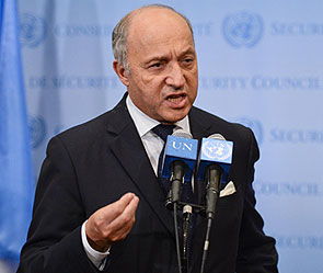 Франция пригрозила Москве "Мистралями" Франция пригрозила Москве "Мистралями"