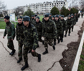 Киев выводит войска из Крыма Киев выводит войска из Крыма