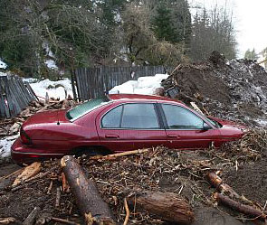 Оползень cмыл десятки американцев Оползень cмыл десятки американцев