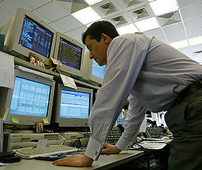 Рубль назвали защищенным от санкций Рубль назвали защищенным от санкций