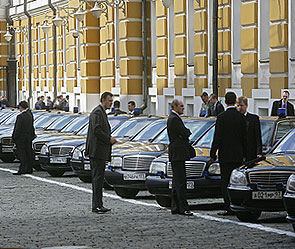 Mercedes могут лишить госзаказов в России Mercedes могут лишить госзаказов в России