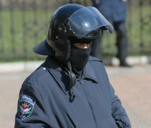 "Правый сектор" устроил стрельбу на Майдане "Правый сектор" устроил стрельбу на Майдане