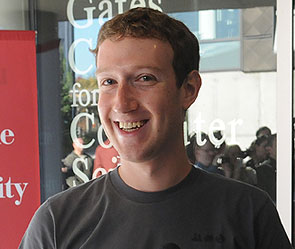 Цукерберг получил зарплату в один доллар Цукерберг получил зарплату в один доллар