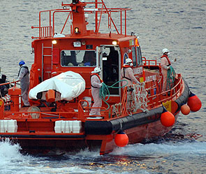 Моряки пропали после кораблекрушения Моряки пропали после кораблекрушения