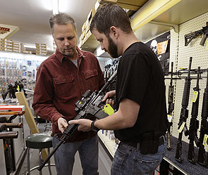 В России ограничили продажу оружия В России ограничили продажу оружия