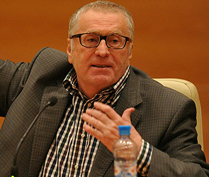 Жириновский требует закрыть McDonald's Жириновский требует закрыть McDonald's