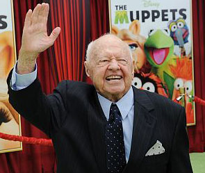 В США умер актер-рекордсмен Микки Руни В США умер актер-рекордсмен Микки Руни