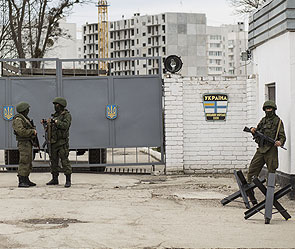 Военные атаковали воинскую часть в Крыму Военные атаковали воинскую часть в Крыму