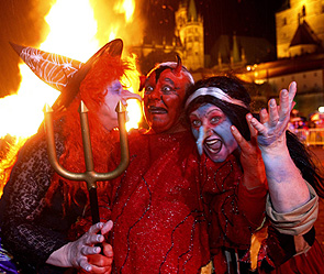 Ведьмы в ЮАР требуют извинений от министра Ведьмы в ЮАР требуют извинений от министра