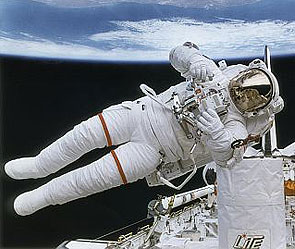 Половина студентов хотят быть космонавтами Половина студентов хотят быть космонавтами