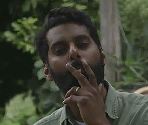 Журналист курил траву во время интервью Журналист курил траву во время интервью