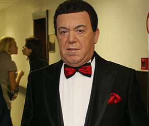 Кобзон стал самой богатой звездой Думы Кобзон стал самой богатой звездой Думы