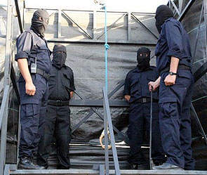 Мать пощадила убийцу своего сына Мать пощадила убийцу своего сына