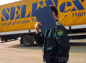 Брянских таможенников посетили «маски-шоу»