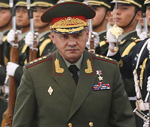 Шойгу проверяет войска перед парадом Шойгу проверяет войска перед парадом