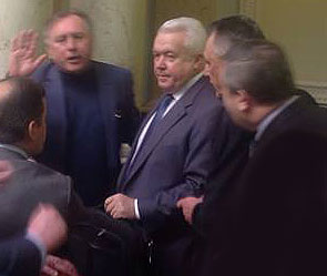 Кандидат в президенты выгнал депутата Рады Кандидат в президенты выгнал депутата Рады