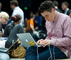 Блогеров согласились приравнять к СМИ Блогеров согласились приравнять к СМИ