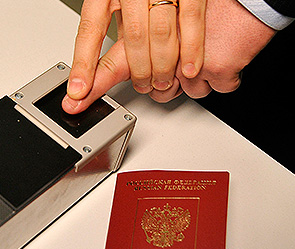 В Россию пустят по отпечаткам пальцев В Россию пустят по отпечаткам пальцев