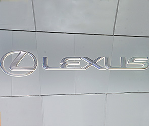 Lexus   -