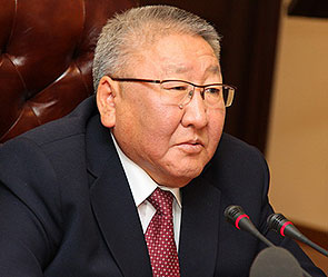 Глава Якутии досрочно сложил полномочия Глава Якутии досрочно сложил полномочия