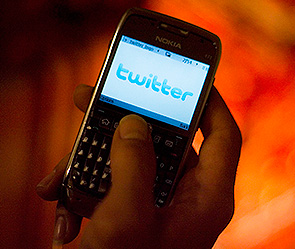 Twitter теряет миллионы долларов Twitter теряет миллионы долларов