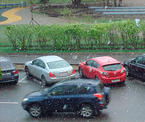 Москву занесло снегом В Москве выпал снег