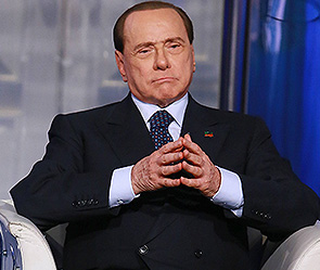 Берлускони веселит стариков Берлускони веселит стариков