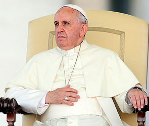 Папа Римский изгоняет бесов Папа Римский изгоняет бесов