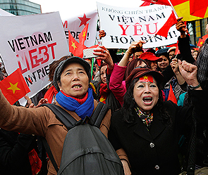 Китайцы эвакуированы из Вьетнама Китайцы эвакуированы из Вьетнама