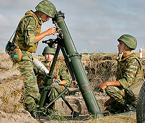 В Славянске дома уничтожают минометами В Славянске дома уничтожают минометами