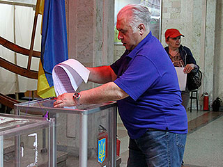 В Луганске расстреляли членов избиркома В Луганске расстреляли членов избиркома