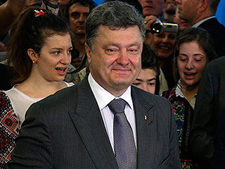 Порошенко побеждает на украинских выборах Порошенко побеждает на украинских выборах