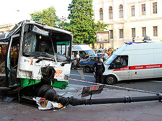 Очевидцы о жуткой аварии на Невском Очевидцы о жуткой аварии на Невском