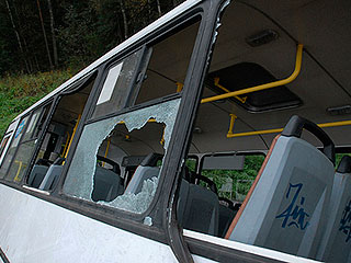 Маршрутка упала с обрыва в горах Дагестана Маршрутка упала с обрыва в горах Дагестана