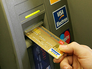 В банкоматах хотят запретить оплату услуг В банкоматах хотят запретить оплату услуг