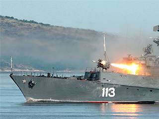 Россия ответила НАТО военным маневром Россия ответила НАТО военным маневром