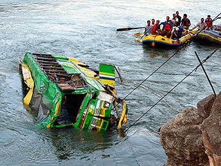 Россияне пропали после катастрофы в Индии Россияне пропали после катастрофы в Индии